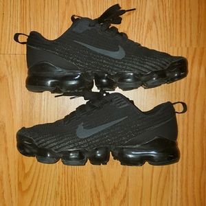 Nike Air VaporMax Flyknit 3 Black Shoes BQ5238-001 Size 6Y Women's Size 7.5